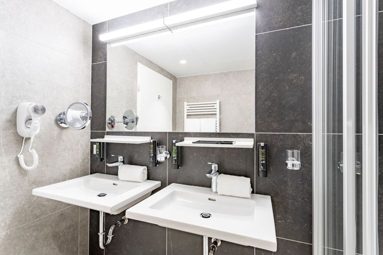 Bathroom 4, The Weekend Hotel, Wien