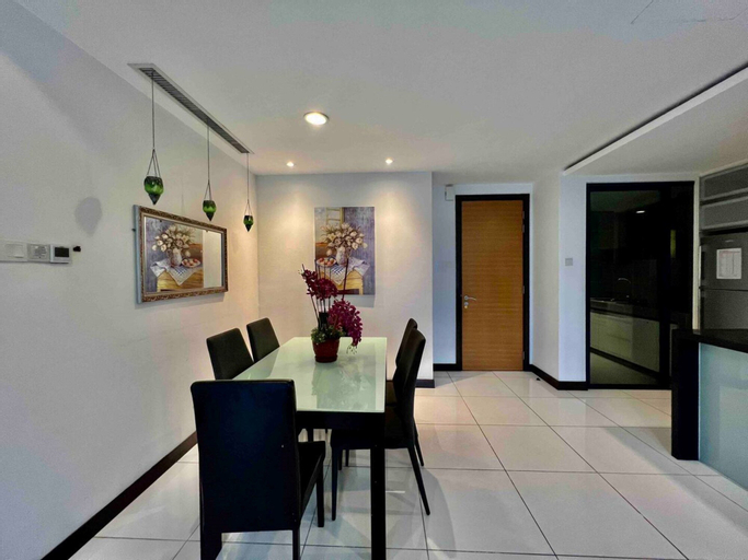 Dining Room 12
