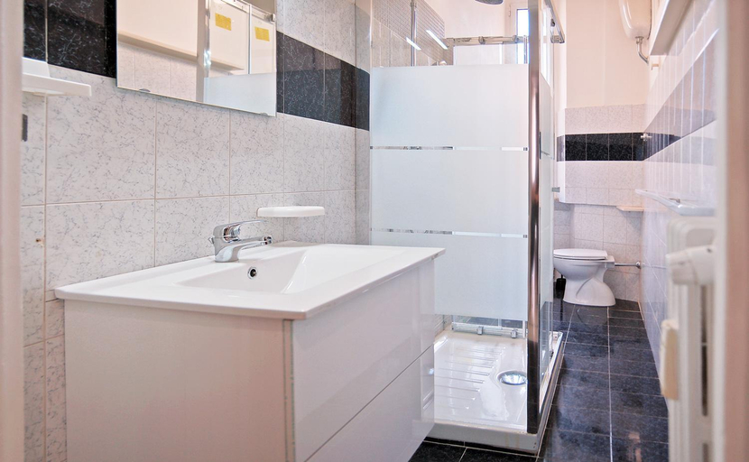 Bathroom 3, Varental Via Paolo Ii Vatican 3br, Roma