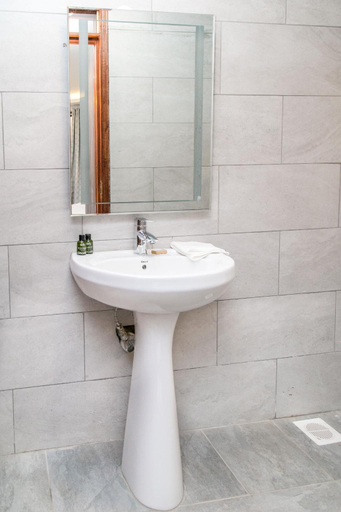 Bathroom 3, 41Haven, Langata