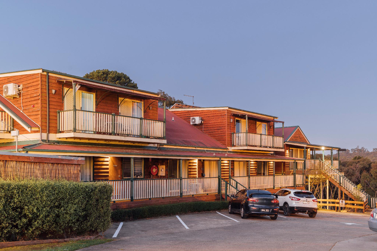 Exterior & Views 2, Eleven, Hepburn - East