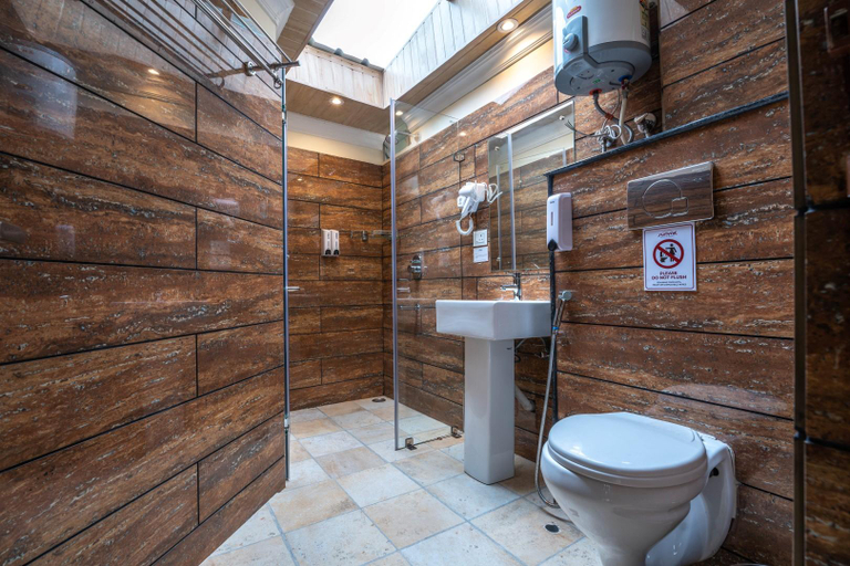 Bathroom 3, Summit Bougainvillea Tea Resort, Darjiling