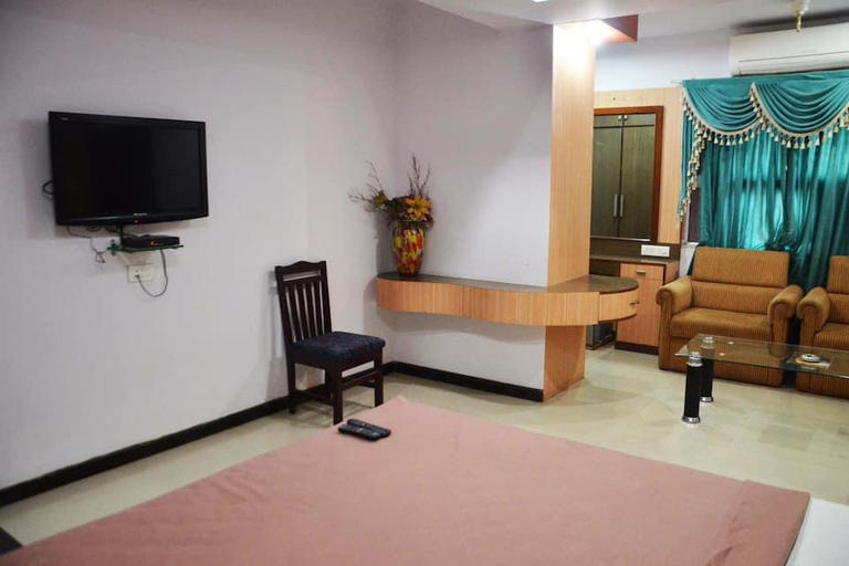 Others 4, Hotel Rahul, Nagpur