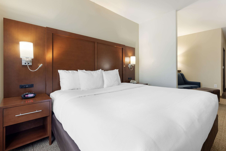 Bedroom 3, Comfort Suites West Dallas - Cockrell Hill, Dallas