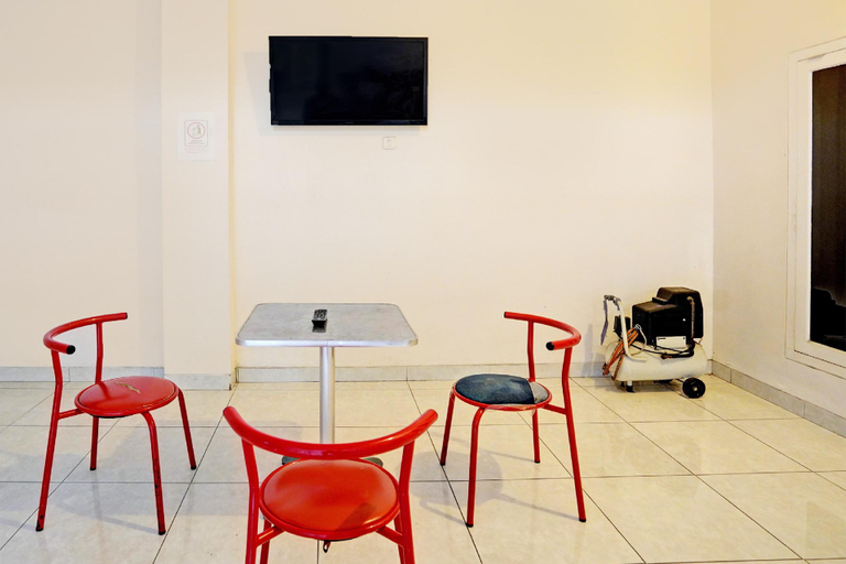 Others 4, OYO Life 92190 Arya Guest House, Tulungagung
