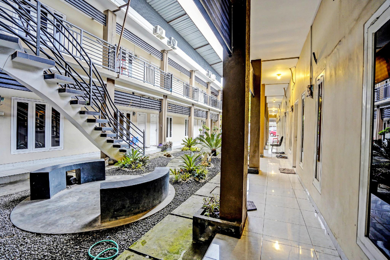 Others 2, OYO Life 92190 Arya Guest House, Tulungagung