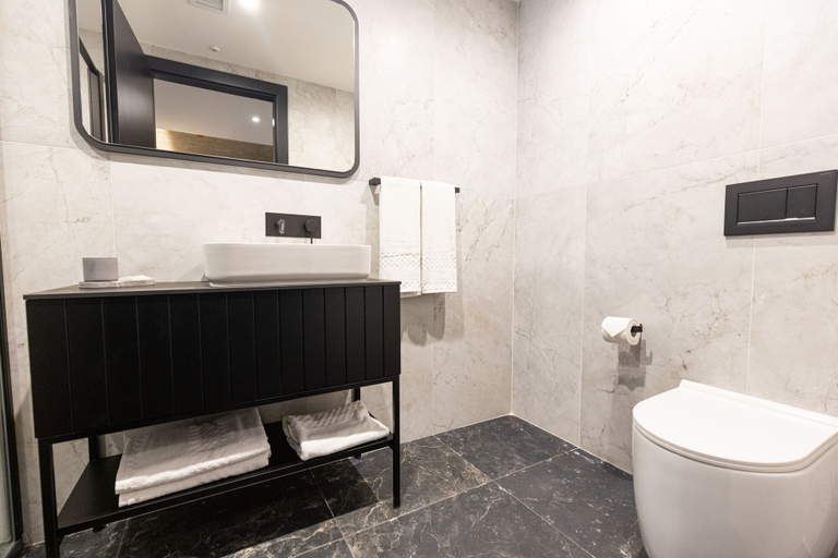 Bathroom 4, The Londoner Hotel St. Julians, St Julian's