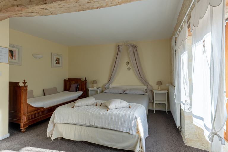 Bedroom 2, La Maison de Charlotte, Vienne