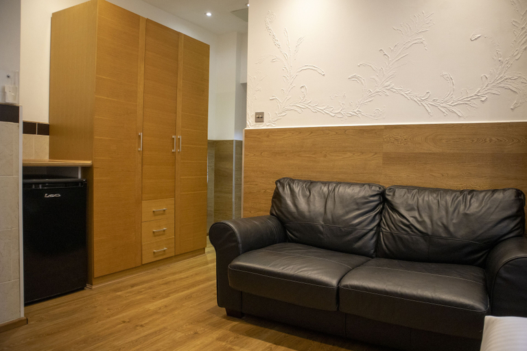 Others 5, Berkley Aparthotel, London