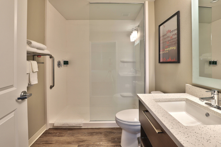 Bathroom 5, TownePlace Suites by Marriott Albuquerque Old Town, Bernalillo