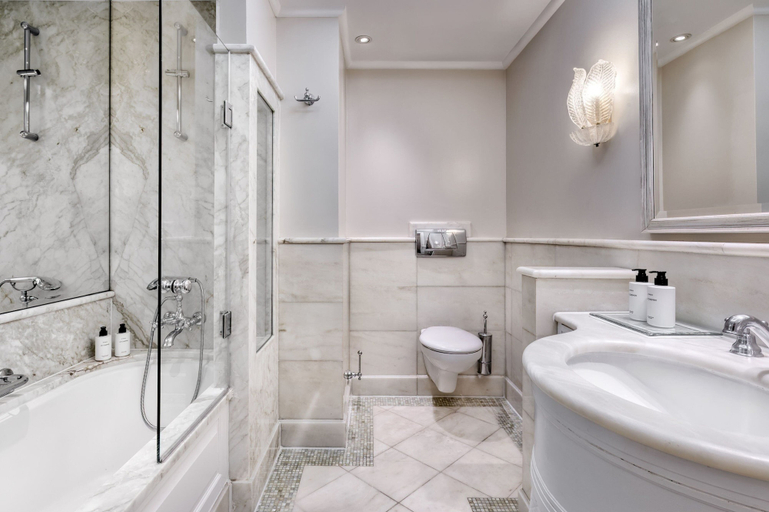 Bathroom 5, King George, a Luxury Collection Hotel, Athens, Attica