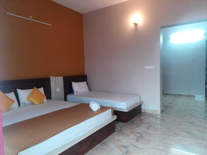 Bedroom 2, Hotel Golden Heights Gokarna, Uttara Kannada