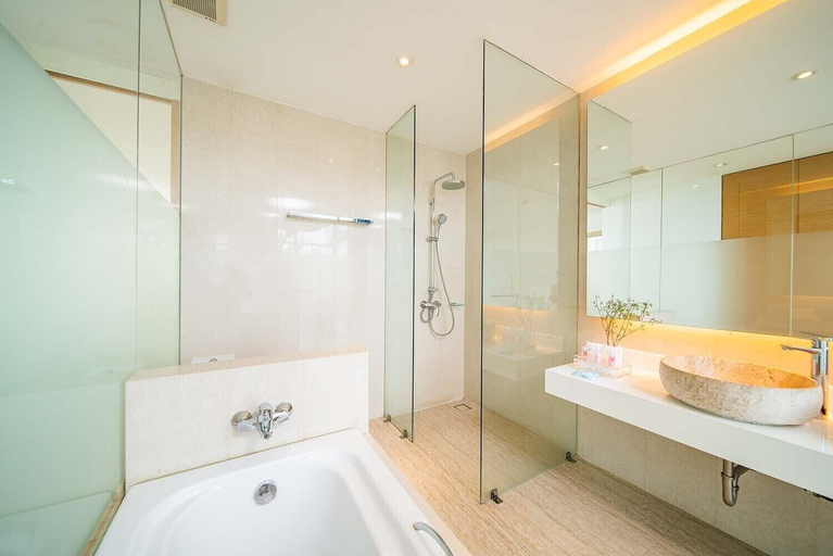 Bathroom 5, Seven Zea Chic Hotel, Pattaya