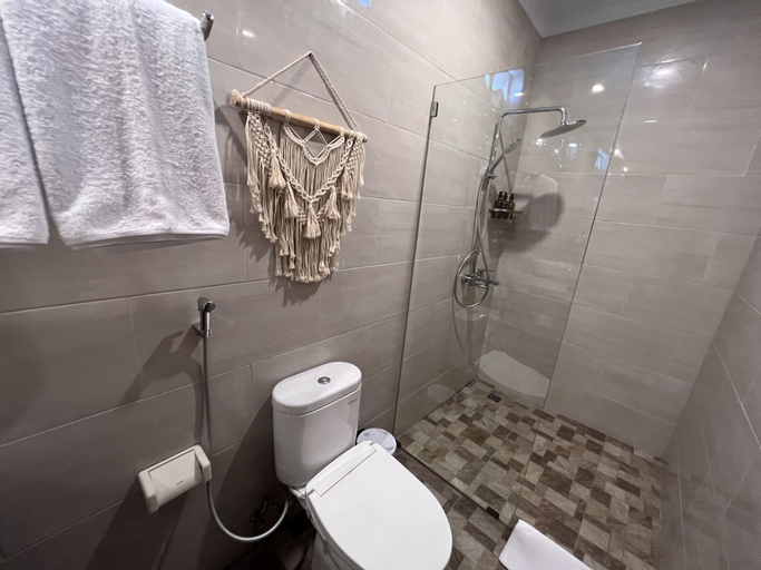 Bathroom 6