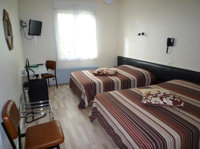 Bedroom 3, Logis Hotel Le Relais De La Route Bleue, Allier