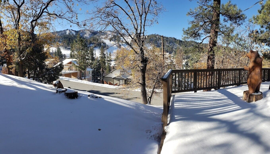 Others 5, A Ski View, San Bernardino