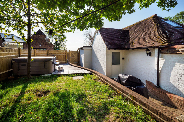 Exterior & Views 2, The WhiteCottage at Gildridge wd Hot Tub, East Sussex