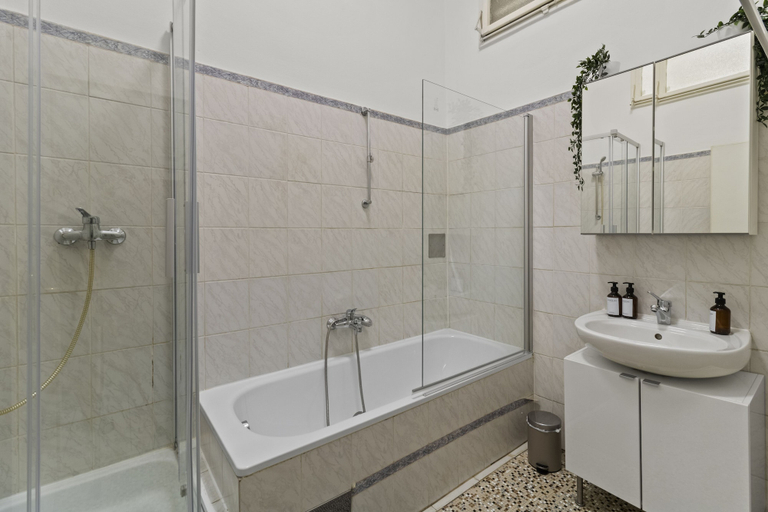 Bathroom 3, Belvedere Apartments, Wien