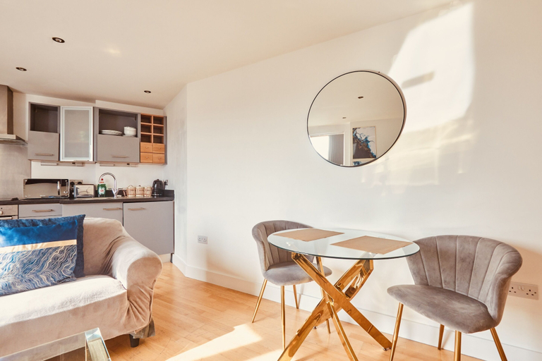 Others 3, Modern Leeds City Apartment, Leeds