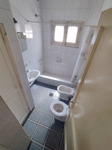 Bathroom 3, Casa de Papel, Capital