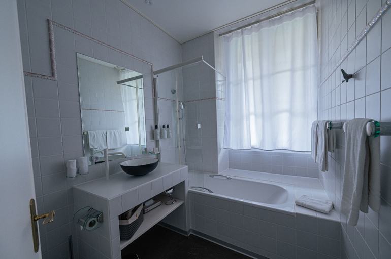 Bathroom 4, La Villa, Pays-d'Enhaut
