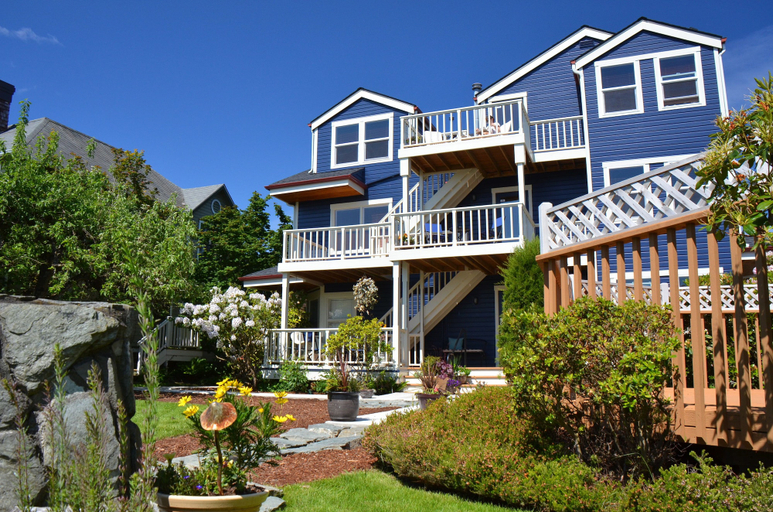 Exterior & Views 2, The Heron Inn & Day Spa, Skagit