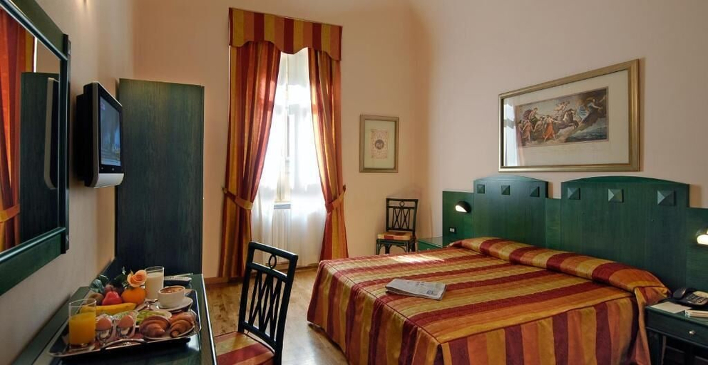 Bedroom 2, Hotel Bologna, Pisa