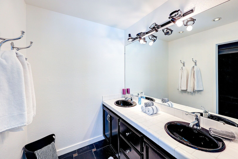 Bathroom 3, Waterfront 3BDR w Boat in Discovery Bay, Contra Costa
