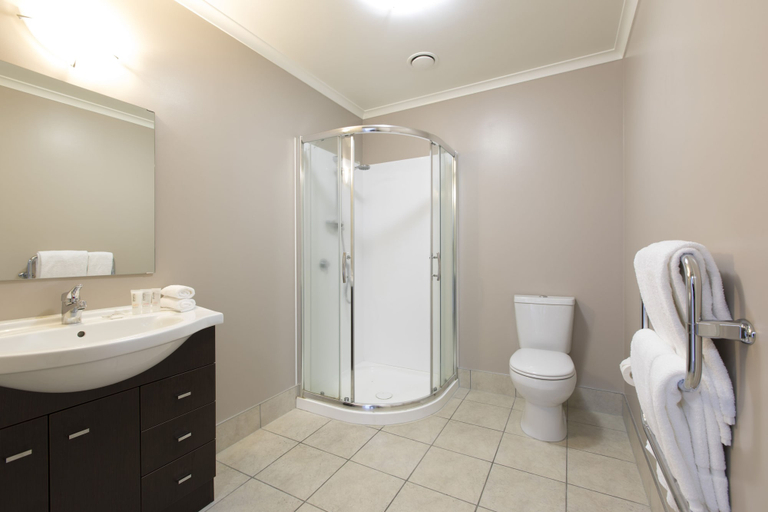 Bathroom 5, Quest On Ward, Hamilton