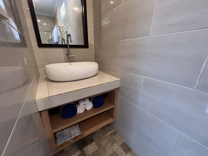 Bathroom 4