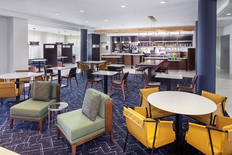 Food & Drinks 4, Courtyard by Marriott Charleston Downtown/Civic Center, Kanawha