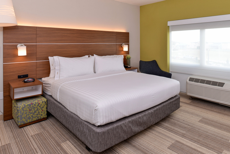 Holiday Inn Express & Suites TRINITY - Tap to explore photos