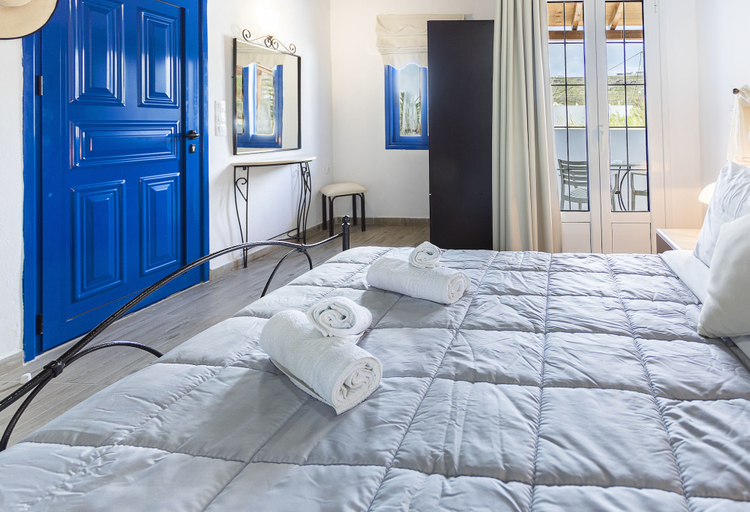 Bedroom 4, Vassilia on the beach Serifos, South Aegean