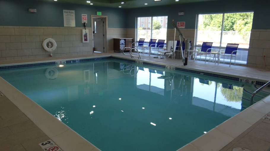 Sport & Beauty 2, Holiday Inn Express & Suites AUBURN DOWNTOWN by IHG, King