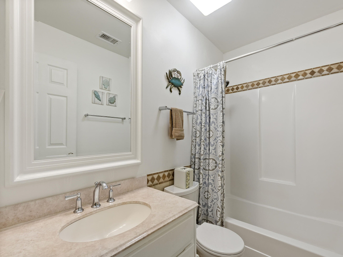 Bathroom 4, 7102 Treetops, Beaufort