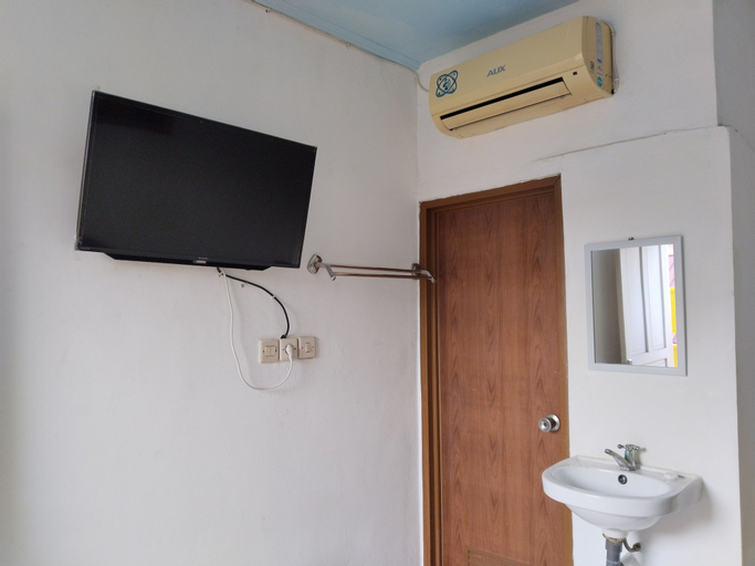 Bathroom 15
