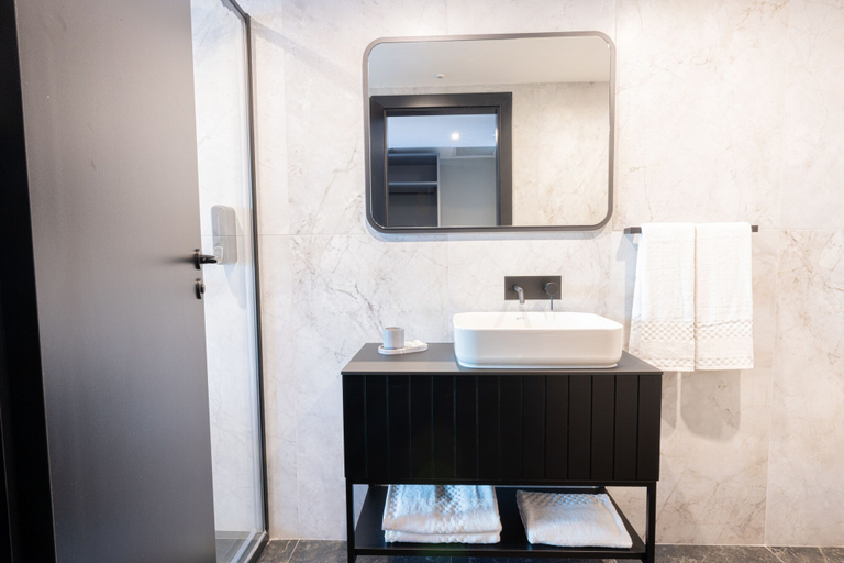 Bathroom 4, The Londoner Hotel St. Julians, St Julian's
