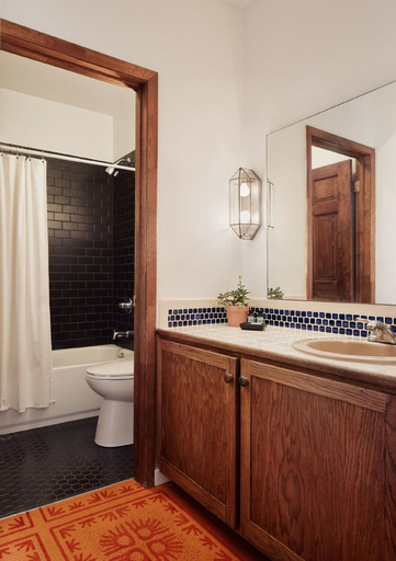Bathroom 4, El Rey Court, Santa Fe