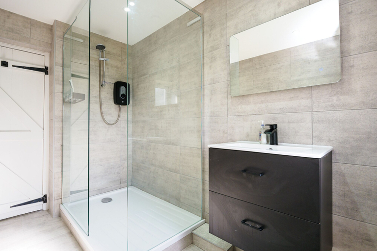 Bathroom 4, The WhiteCottage at Gildridge wd Hot Tub, East Sussex