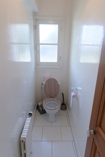 Bathroom 5, La Boisselée, Loir-et-Cher