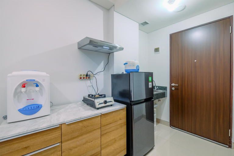 Others 5, Comfy and Modern Studio Transpark Cibubur Apartment By Travelio, Depok
