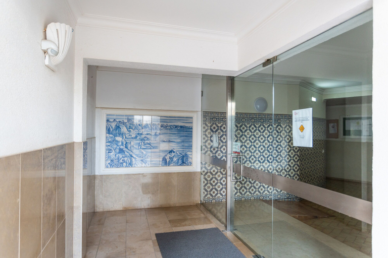 Bathroom 3, Praia da Rocha Beach Bright Apartment 50 m walk from the beach, Portimão