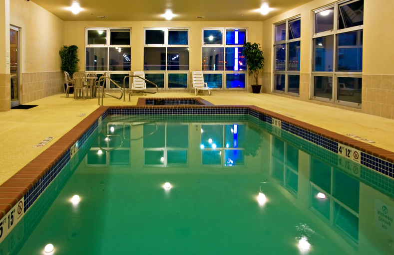 Sport & Beauty 2, Holiday Inn Express & Suites SHAMROCK NORTH by IHG, Wheeler