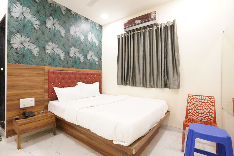 Bedroom 3, Hotel King Residency, Mumbai Suburban