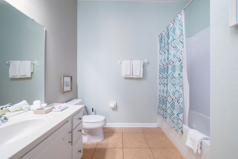 Bathroom 5, Casa Toscana Deluxe 3 Bedroom Condo by RedAwning, Orange