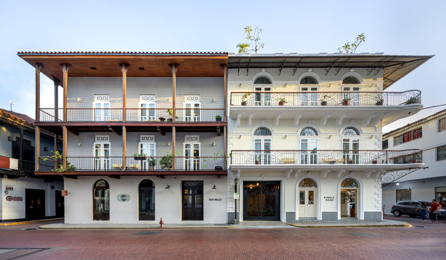Exterior & Views
