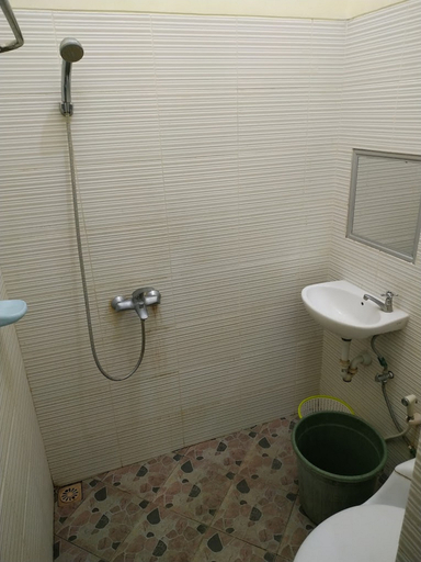 Bathroom, Homestay Diponegoro Syari'ah, Probolinggo