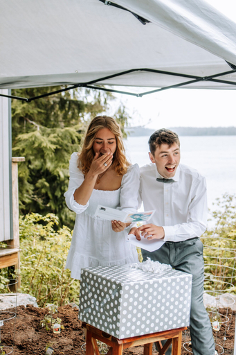 Food & Drinks 5, Lunar Cove Inn, Alberni-Clayoquot