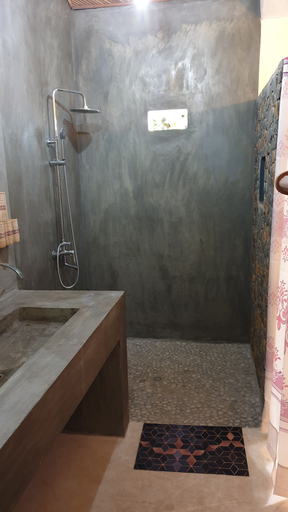Bathroom 2, Domaine des Citronniers, Analanjirofo