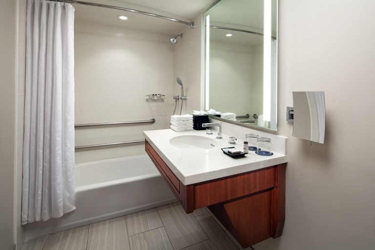 Bathroom 5, Sheraton Kauai Resort, Kauai